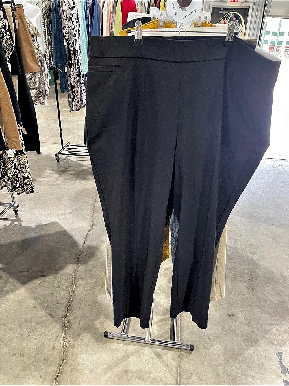 Liz Claiborne Lisa Straight Leg Mid-Rise Pull-On Pant Pants Black Waist 18W